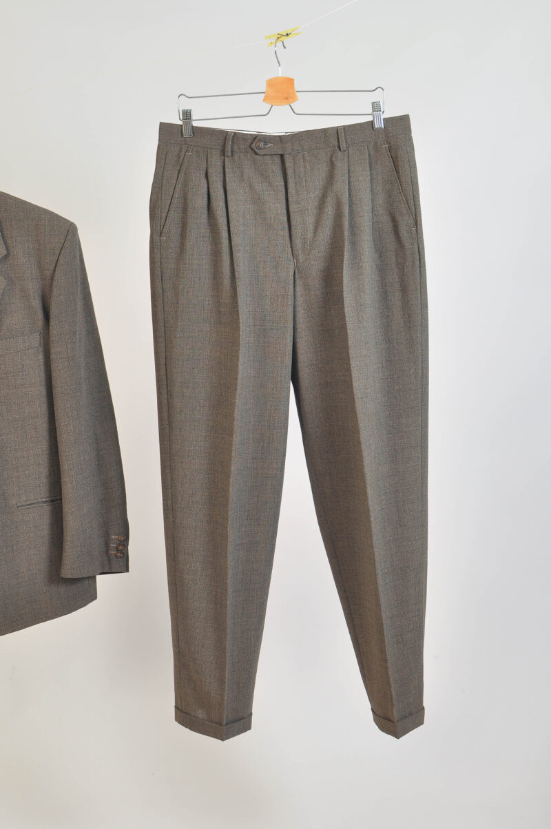 Vintage 90s three part suit in brown - Image 9