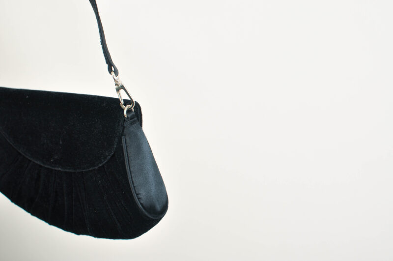 Vintage 90s black velvet shoulder bag - Image 4