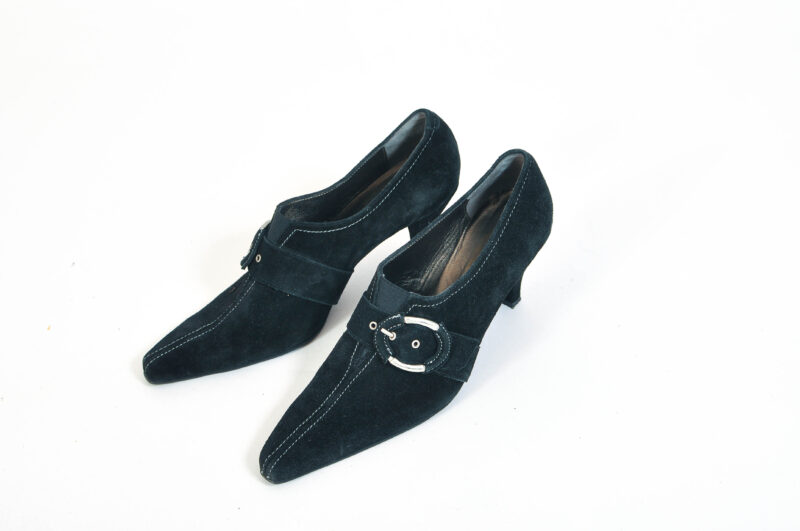 Vintage 00s suede leather shoes