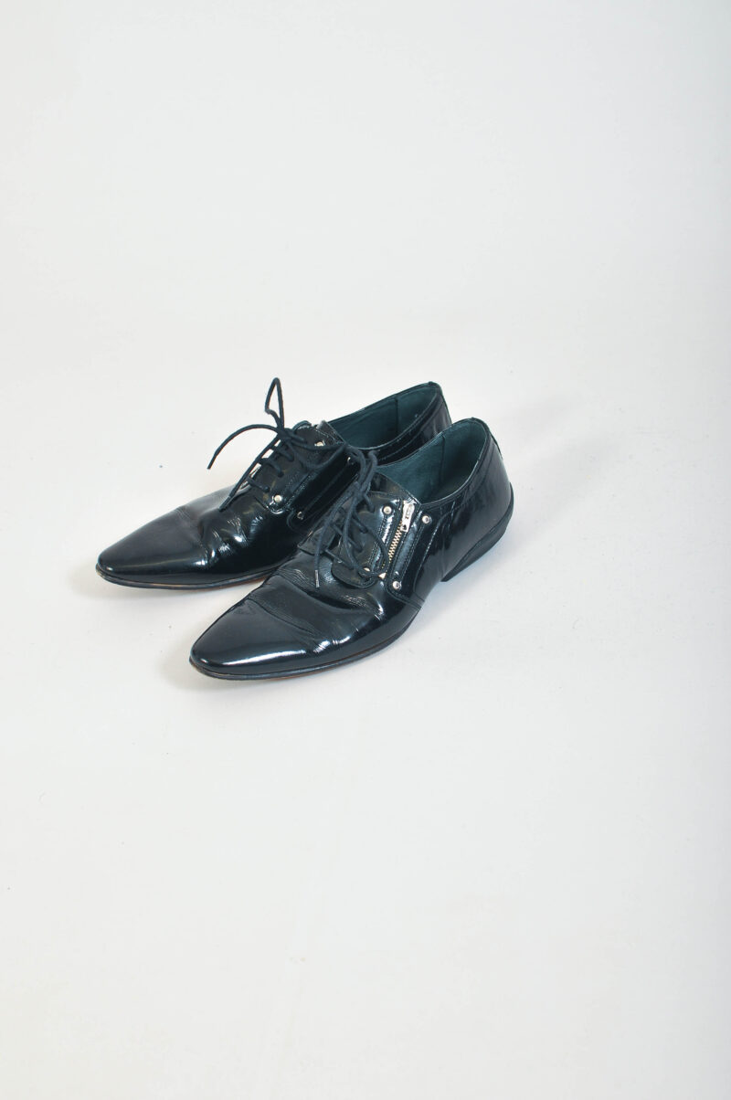 Vintage 00s Lacquer Shoes in Black