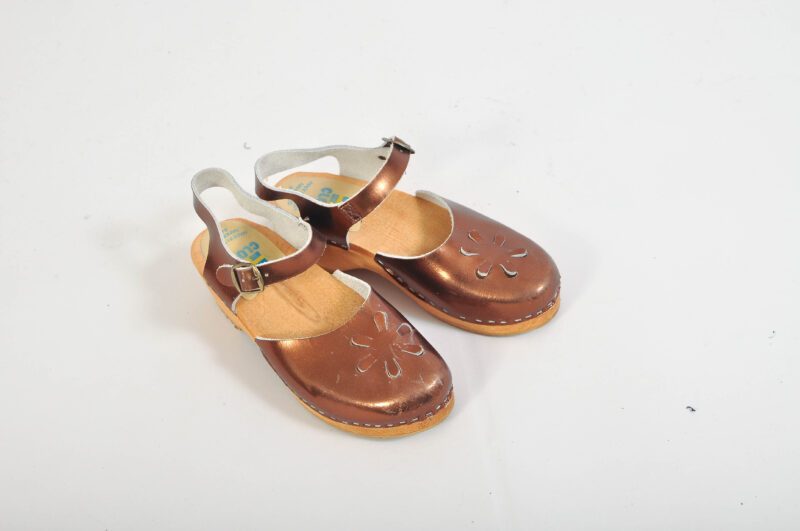 Vintage 90s real leather clogs in gold