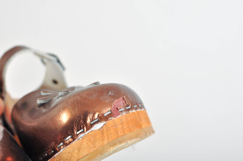 Vintage 90s real leather clogs in gold - Image 5