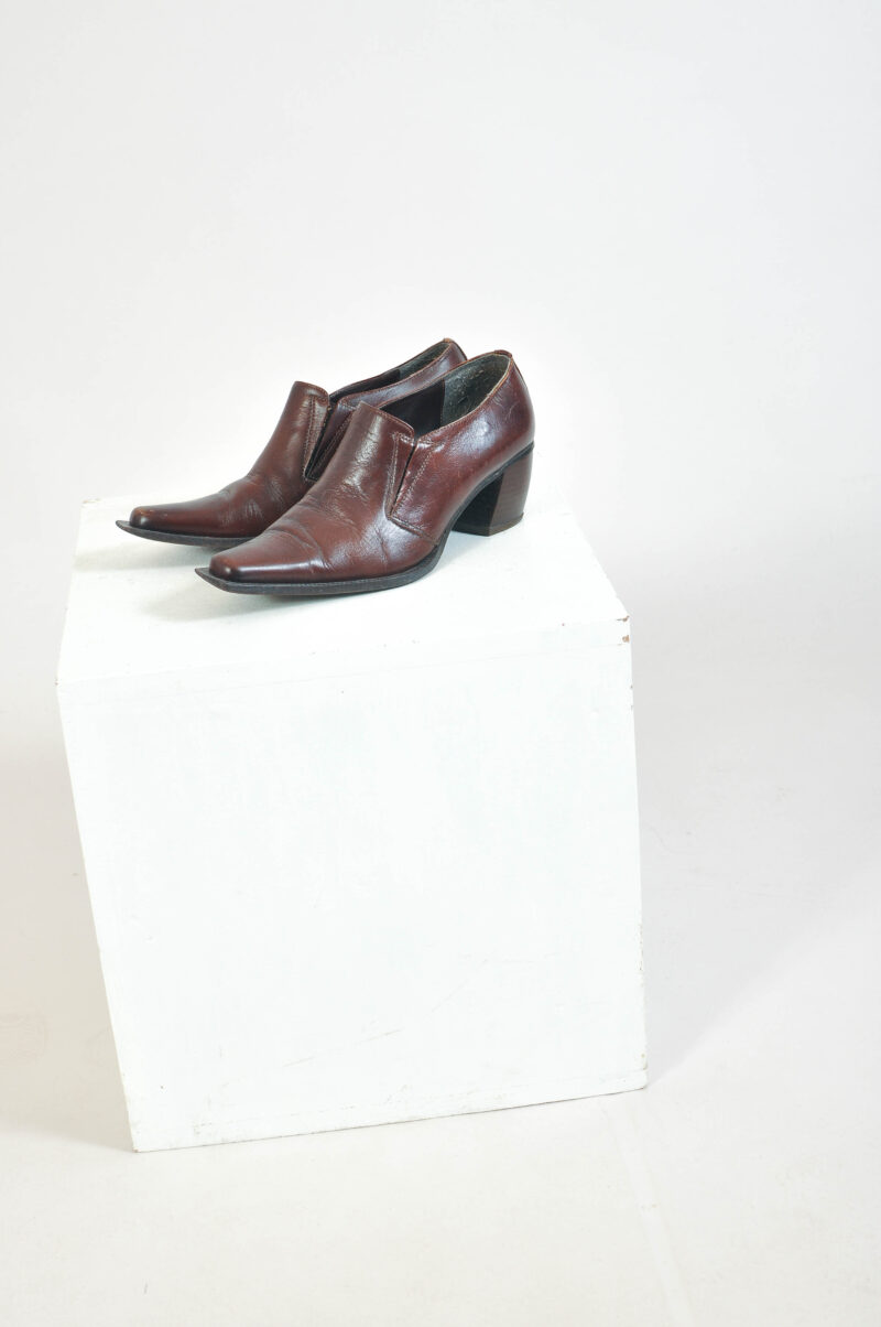 Vintage 00s real leather shoes in brown - Image 3