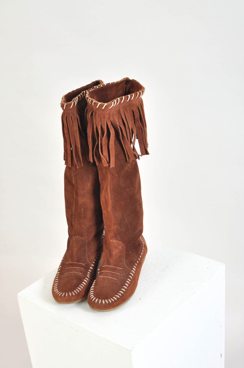 Vintage 00s Suede Leather Fringe Boots in Brown - Image 5