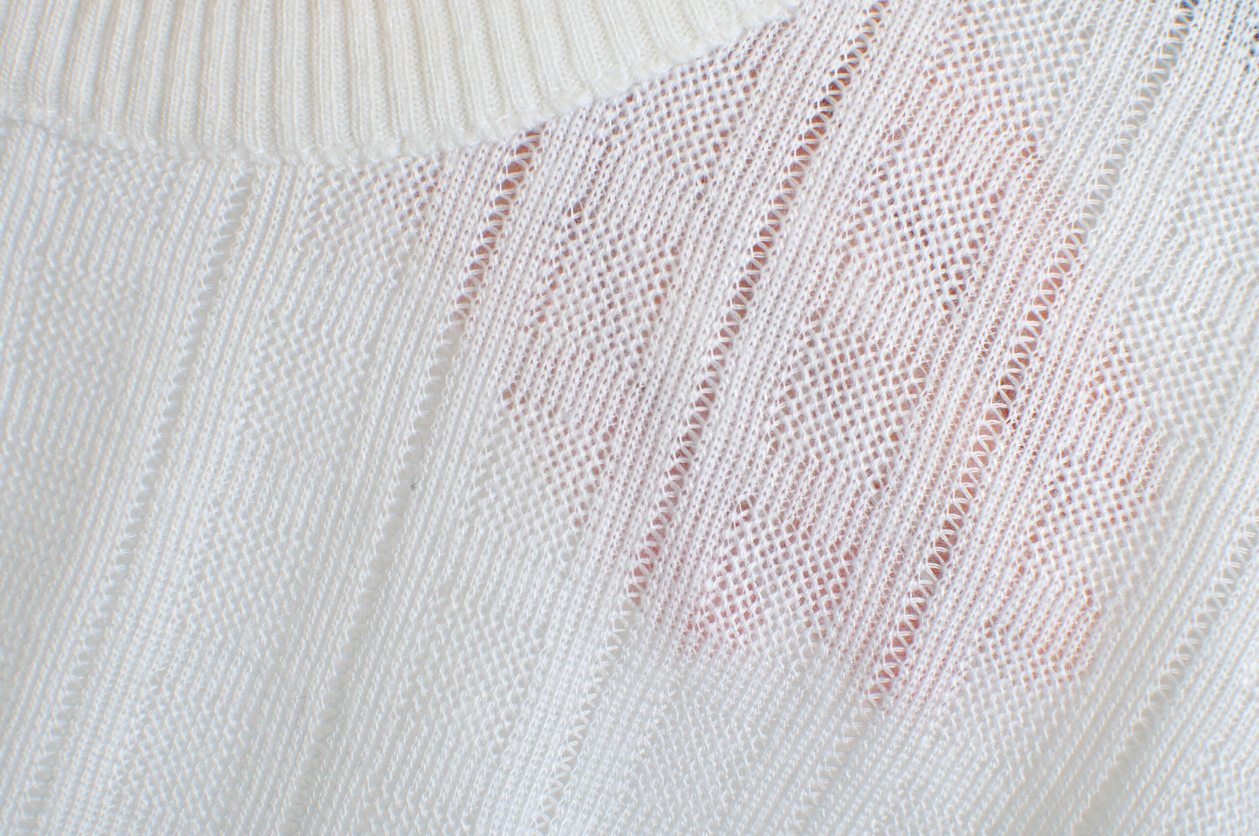 Vintage 90s White Lightweight Jumper | Fits S–L | - Image 4