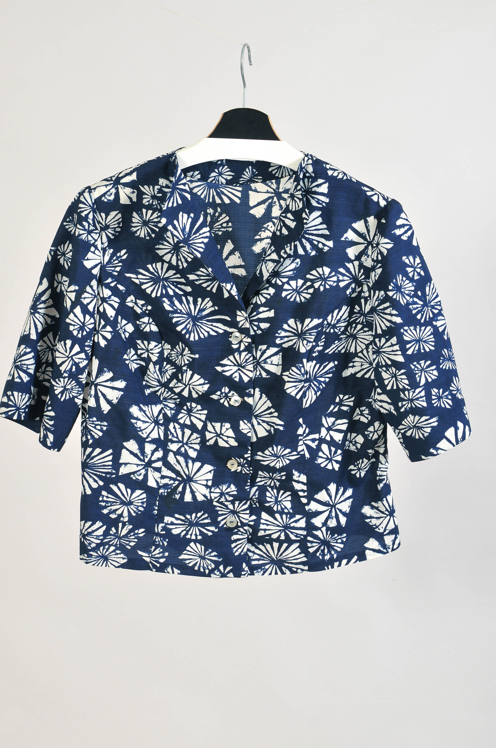 Vintage 80s Navy Blouse with White Abstract Print – Size XL