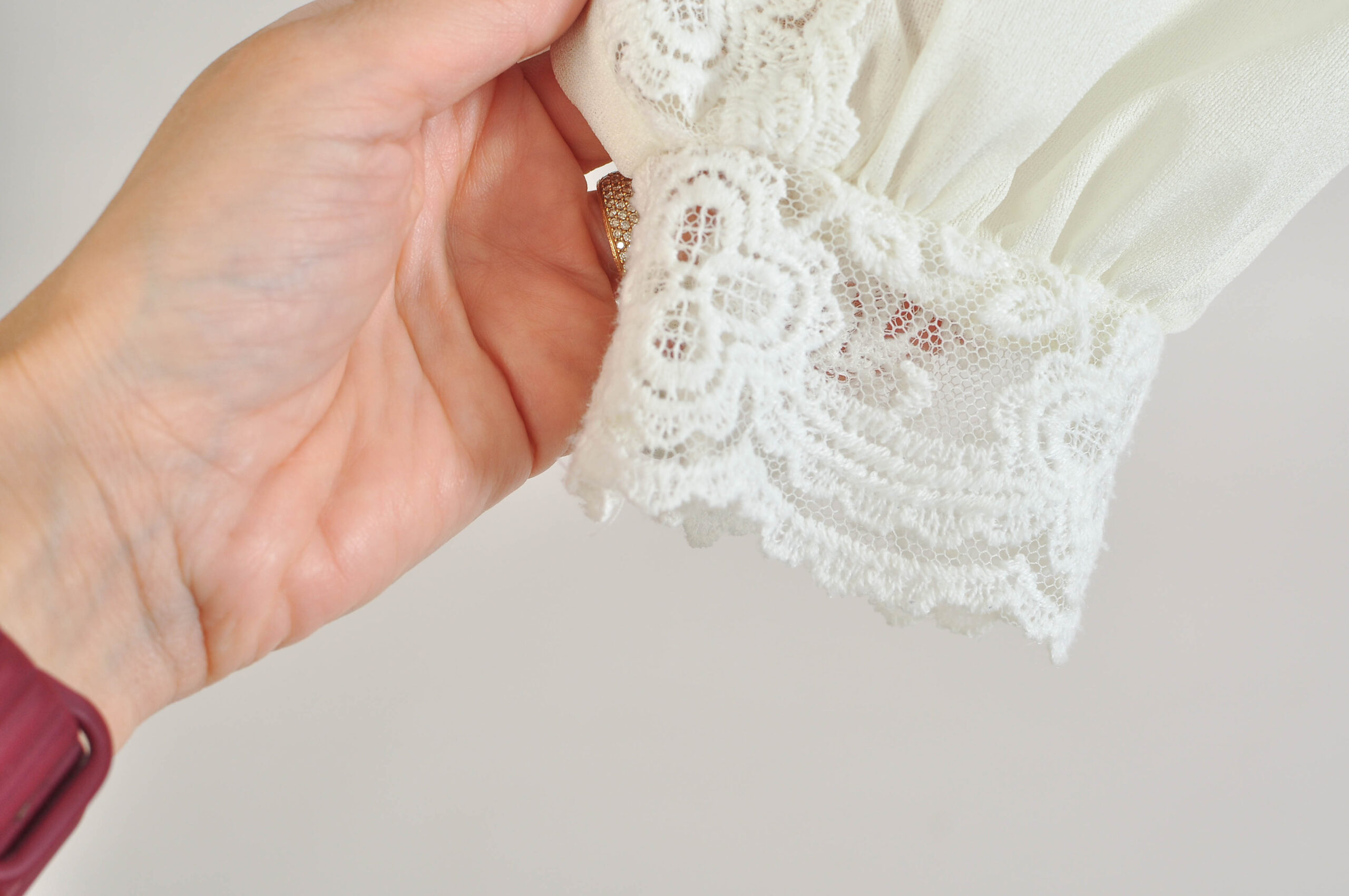 Vintage 80s White Lace Bohemian Blouse – Romantic Style, S-L - Image 6