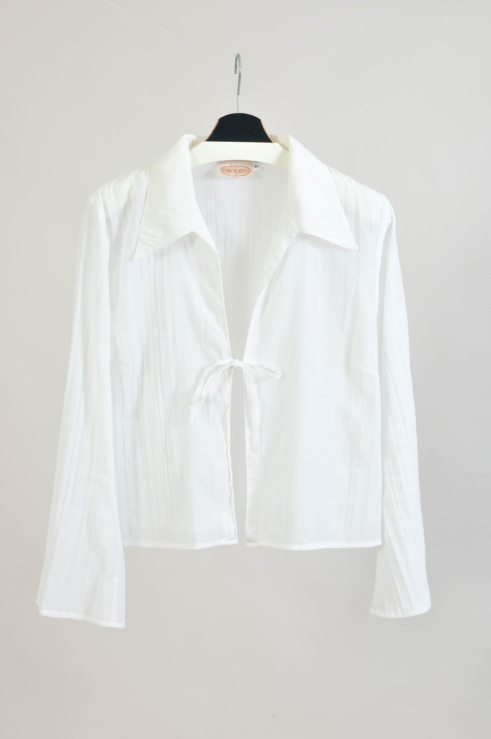 intage 90s White Blouse with Ribbon – Size 44 – Promiss