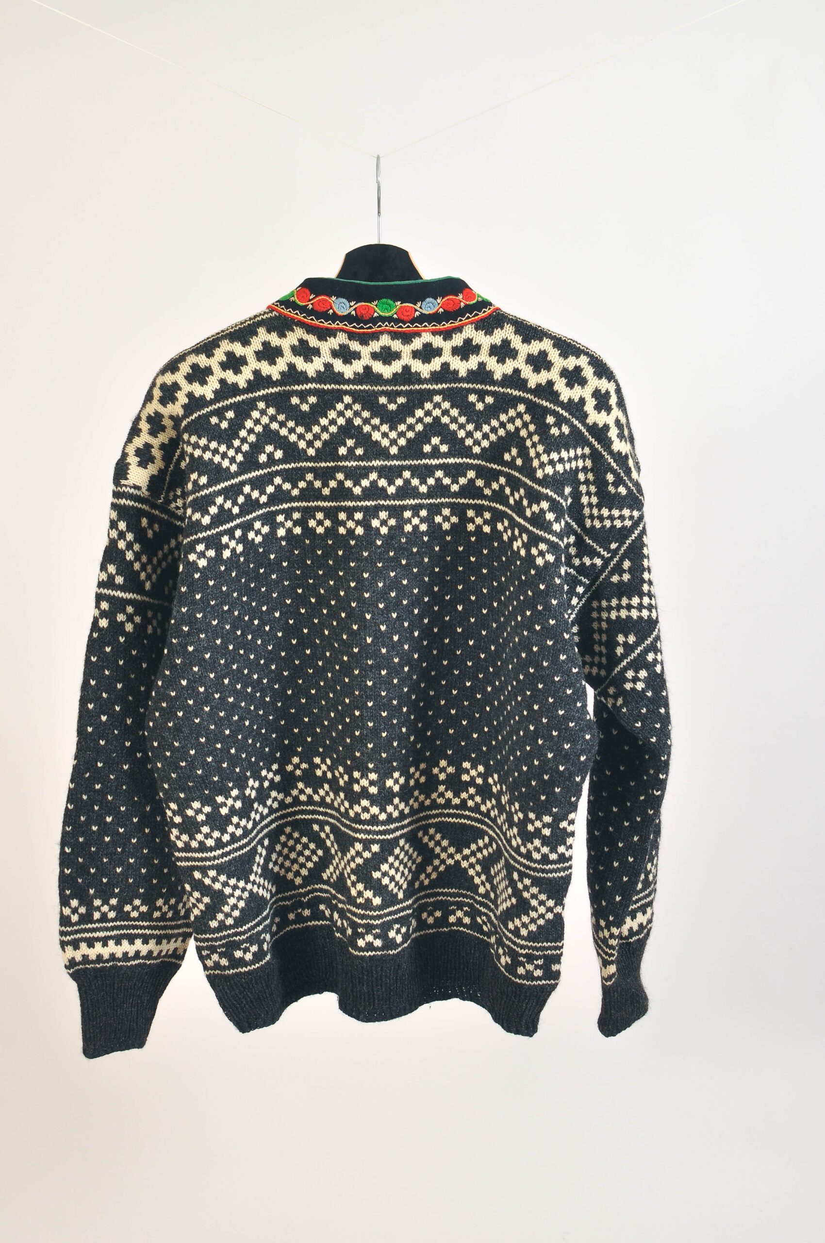Vintage 90s Norwegian Black & White Wool Sweater – XL - Image 5