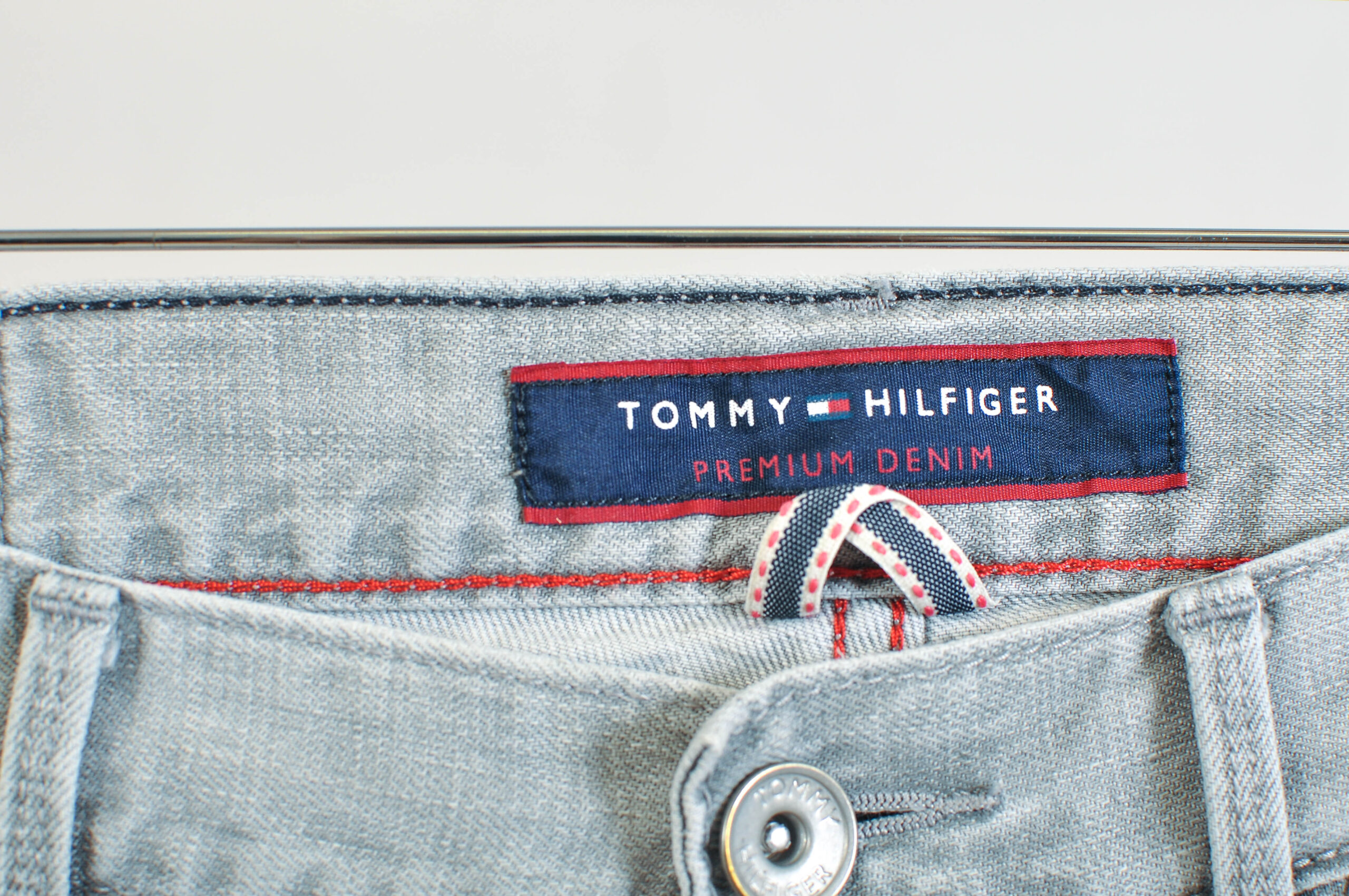 Vintage 00s Tommy Hilfiger Grey Jeans | Y2K Denim | 32/32 - Image 4