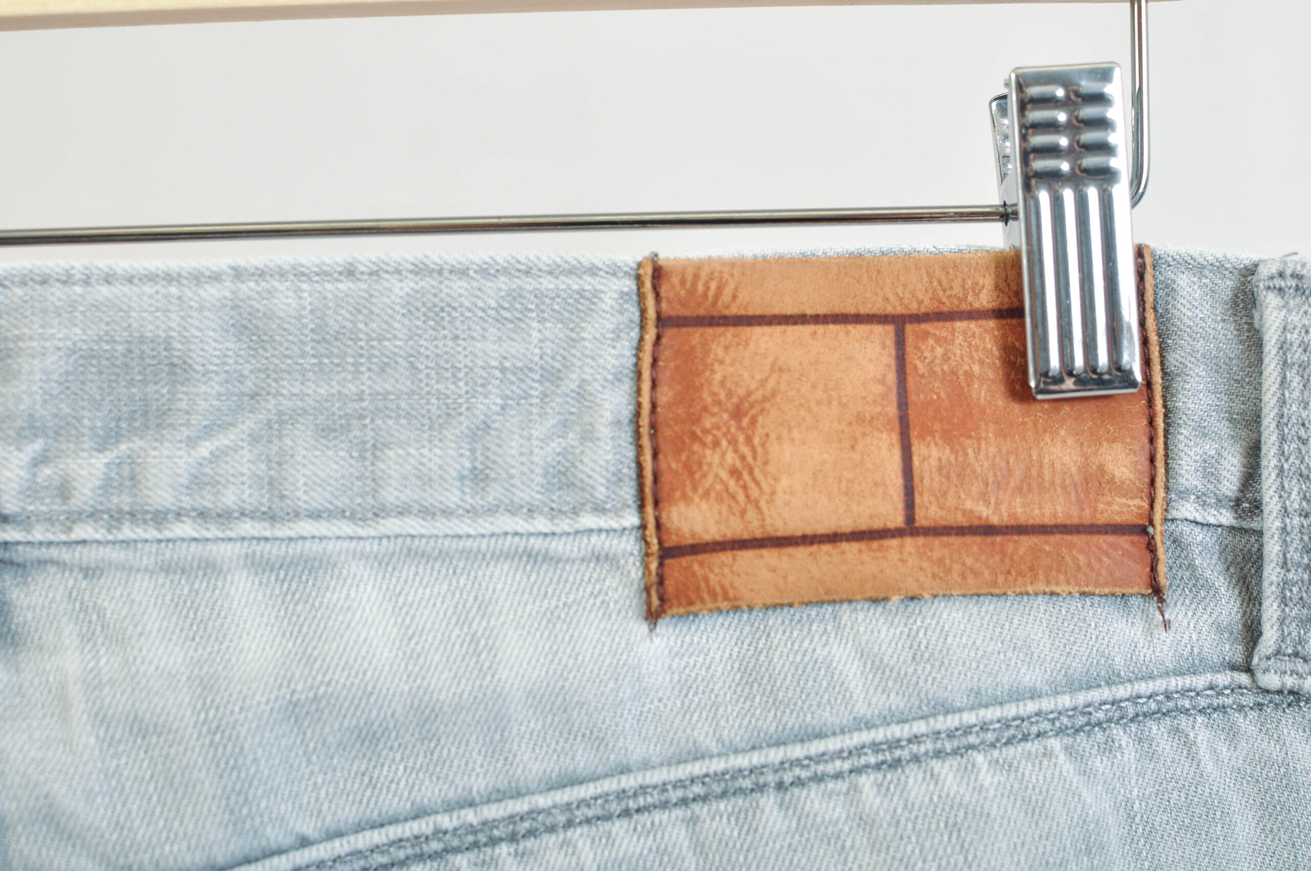 Vintage 00s Tommy Hilfiger Grey Jeans | Y2K Denim | 32/32 - Image 6