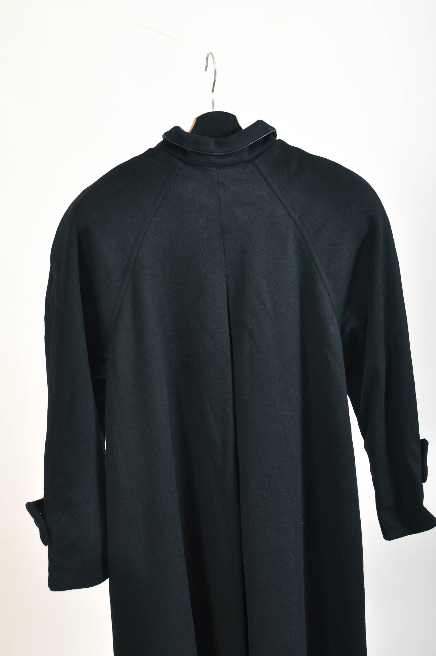 Vintage 80s Black Maxi Wool Coat – Loose Fit – M/L - Image 6