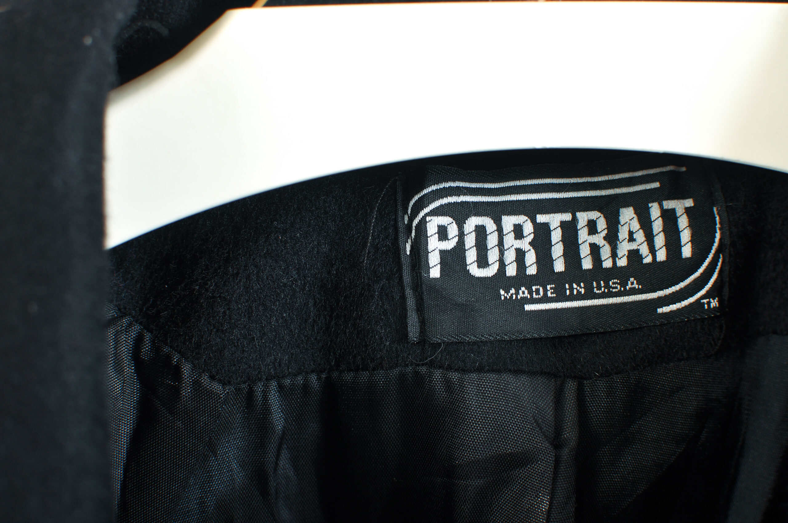 Vintage 80s Black Maxi Wool Coat – Loose Fit – M/L - Image 8