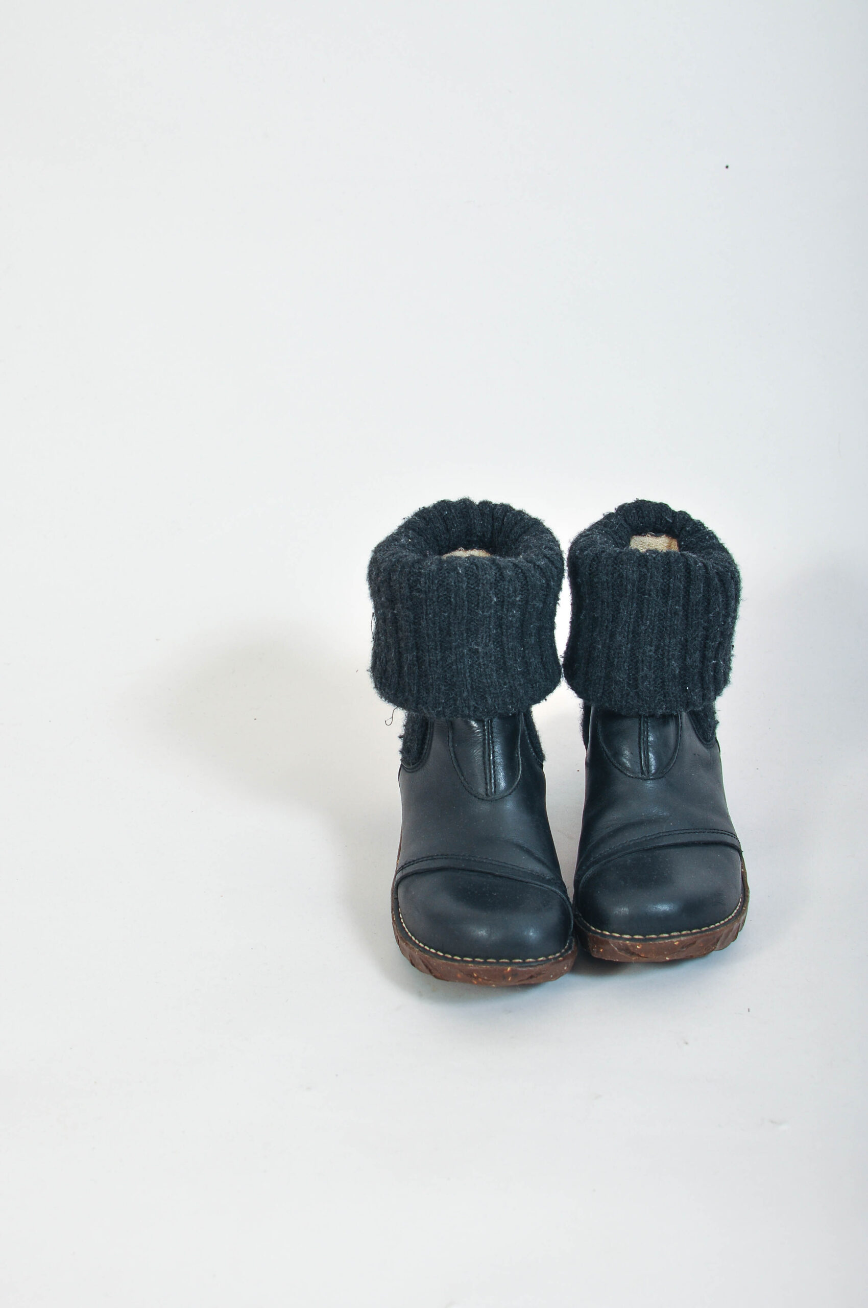 Vintage 00s Black Leather Warm Boots | Size 39 - Image 5