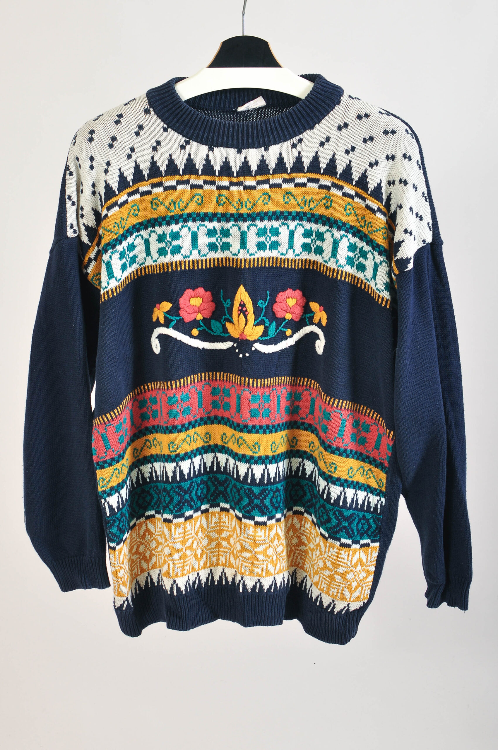 Vintage 80s Embroidered Retro Jumper | L/XL