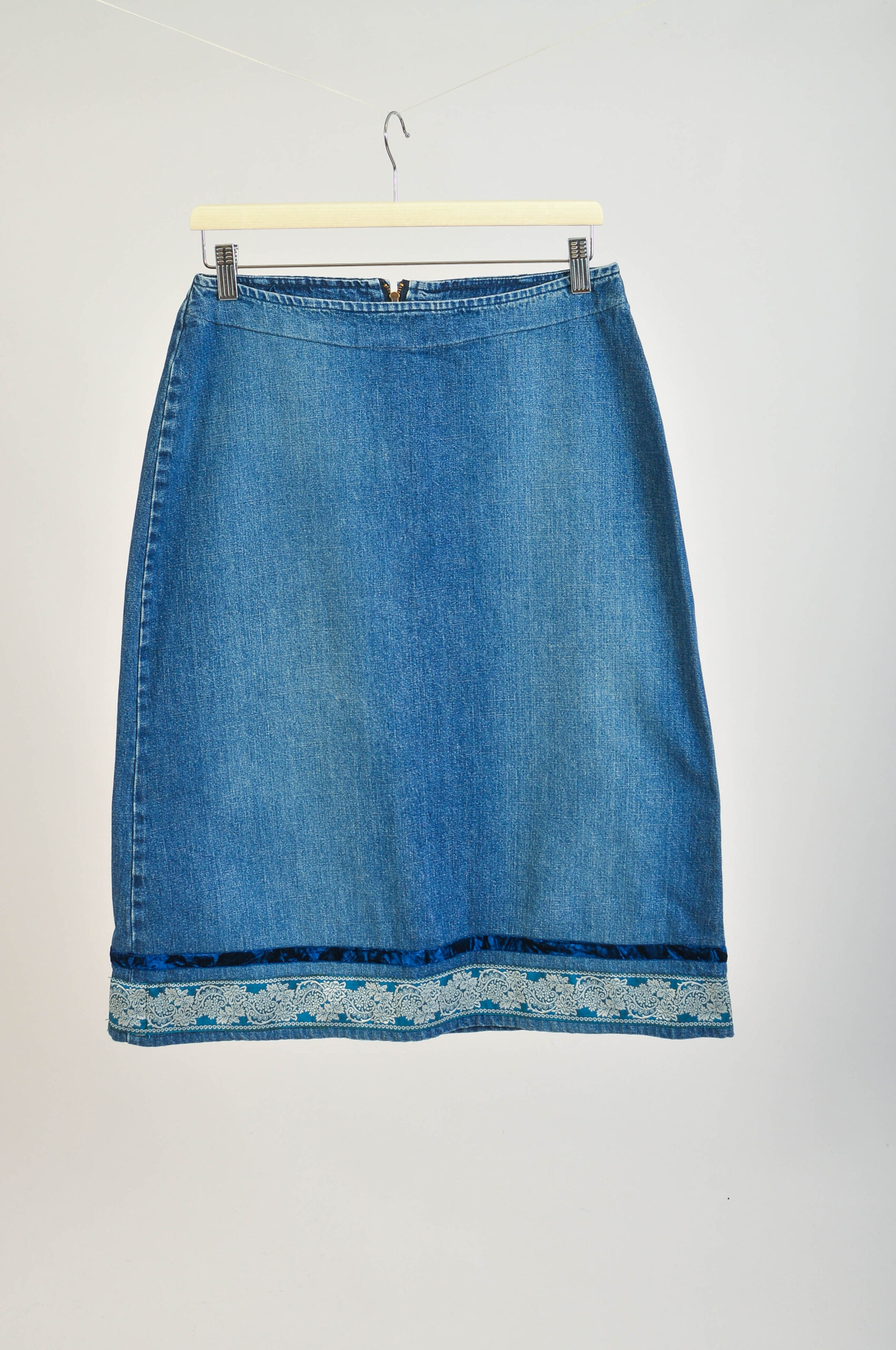 Vintage Y2K Midi Denim Skirt | Rocky Denim Skirt | Size M