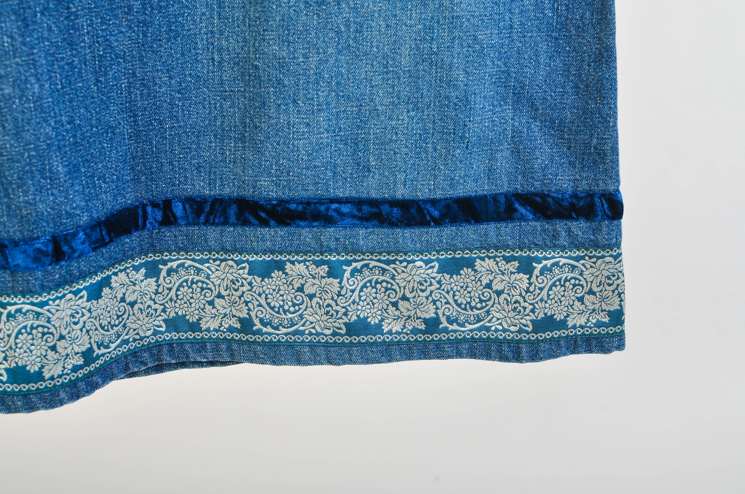 Vintage Y2K Midi Denim Skirt | Rocky Denim Skirt | Size M - Image 3