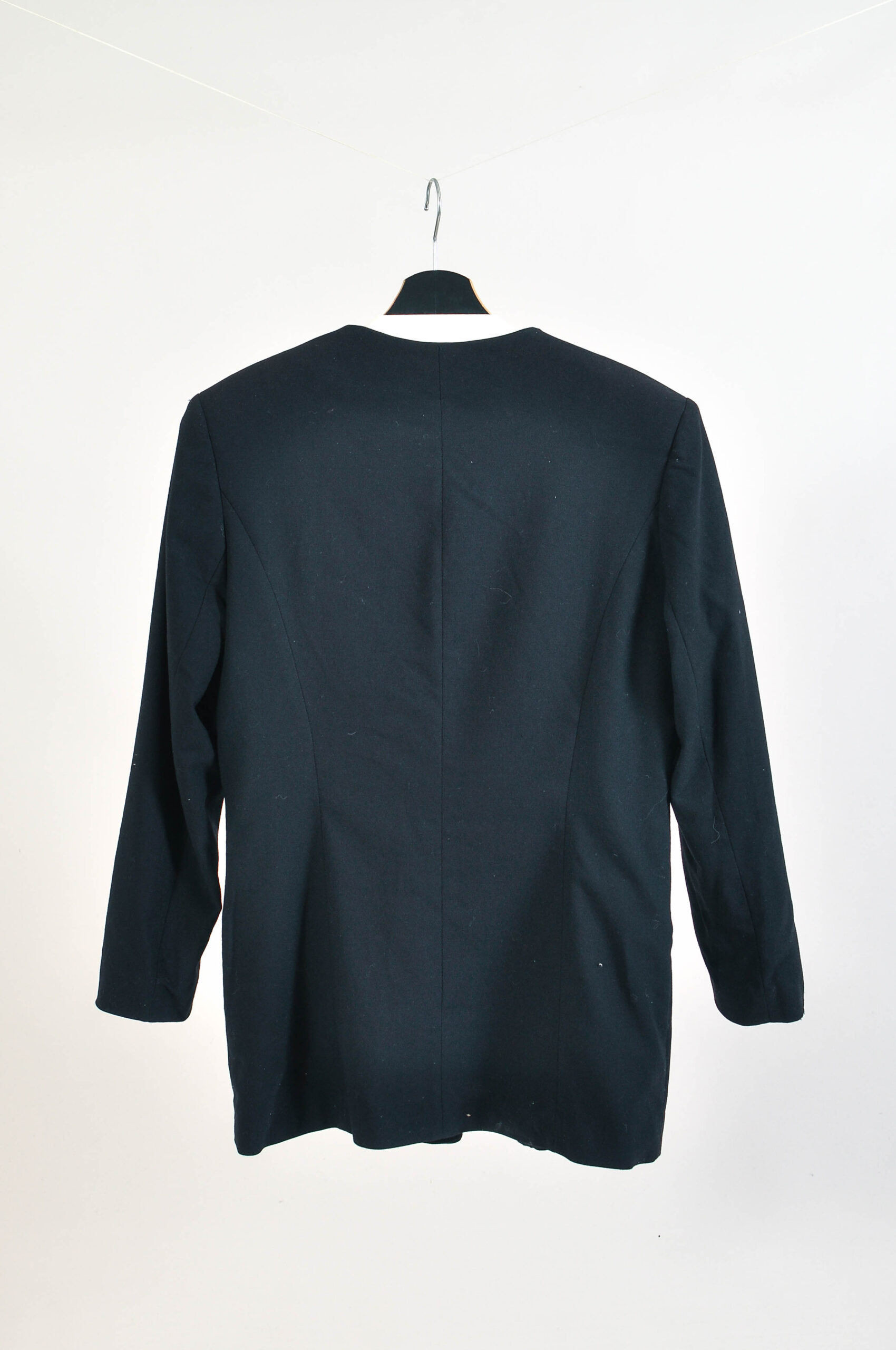Vintage 90s Black Tailored Jacket with Gold Buttons – M/L - Image 4