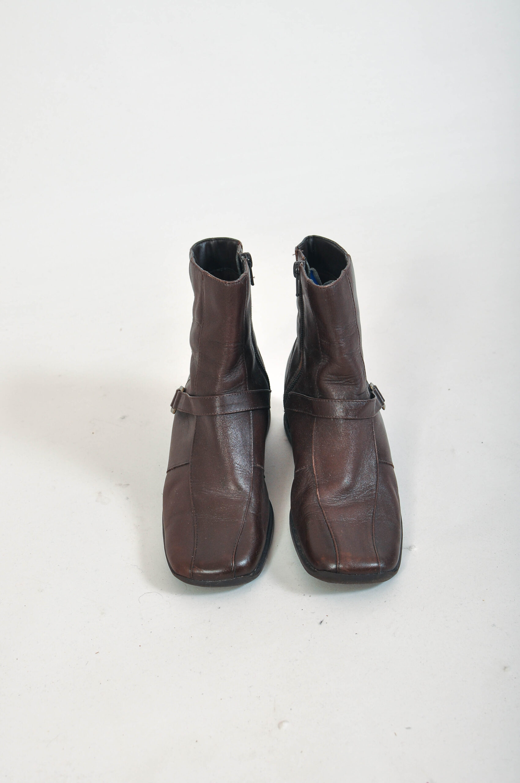 Vintage 00s Y2K Square Toe Leather Ankle Boots | Size 4 - Image 4