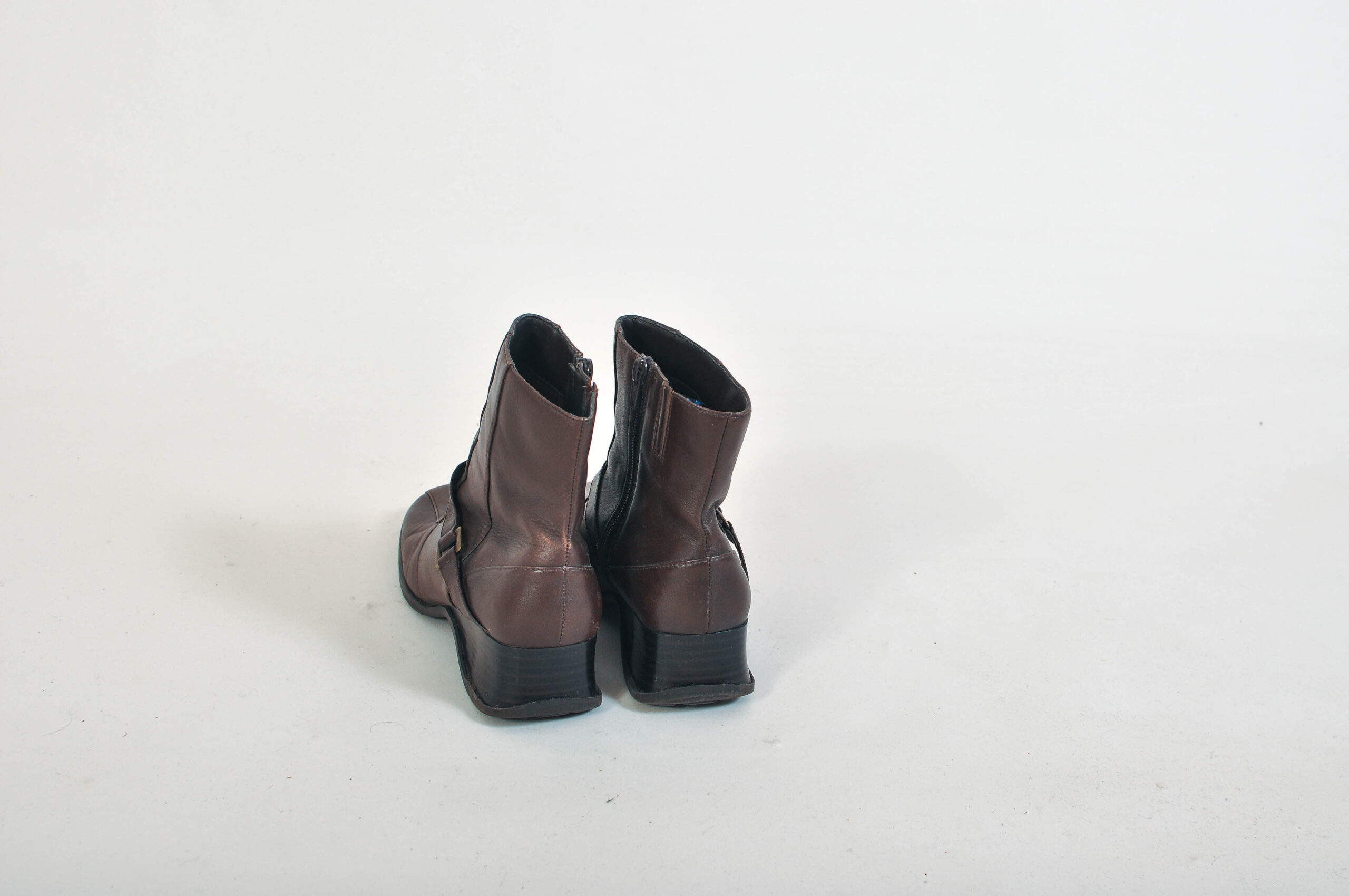 Vintage 00s Y2K Square Toe Leather Ankle Boots | Size 4 - Image 5