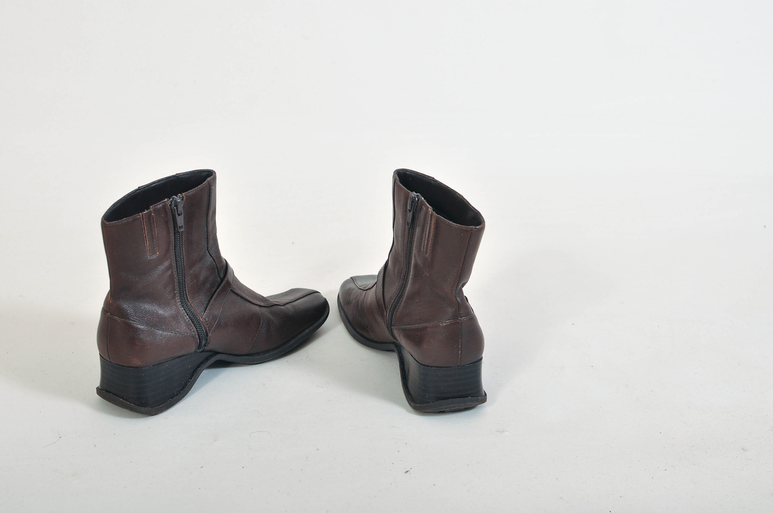 Vintage 00s Y2K Square Toe Leather Ankle Boots | Size 4 - Image 6