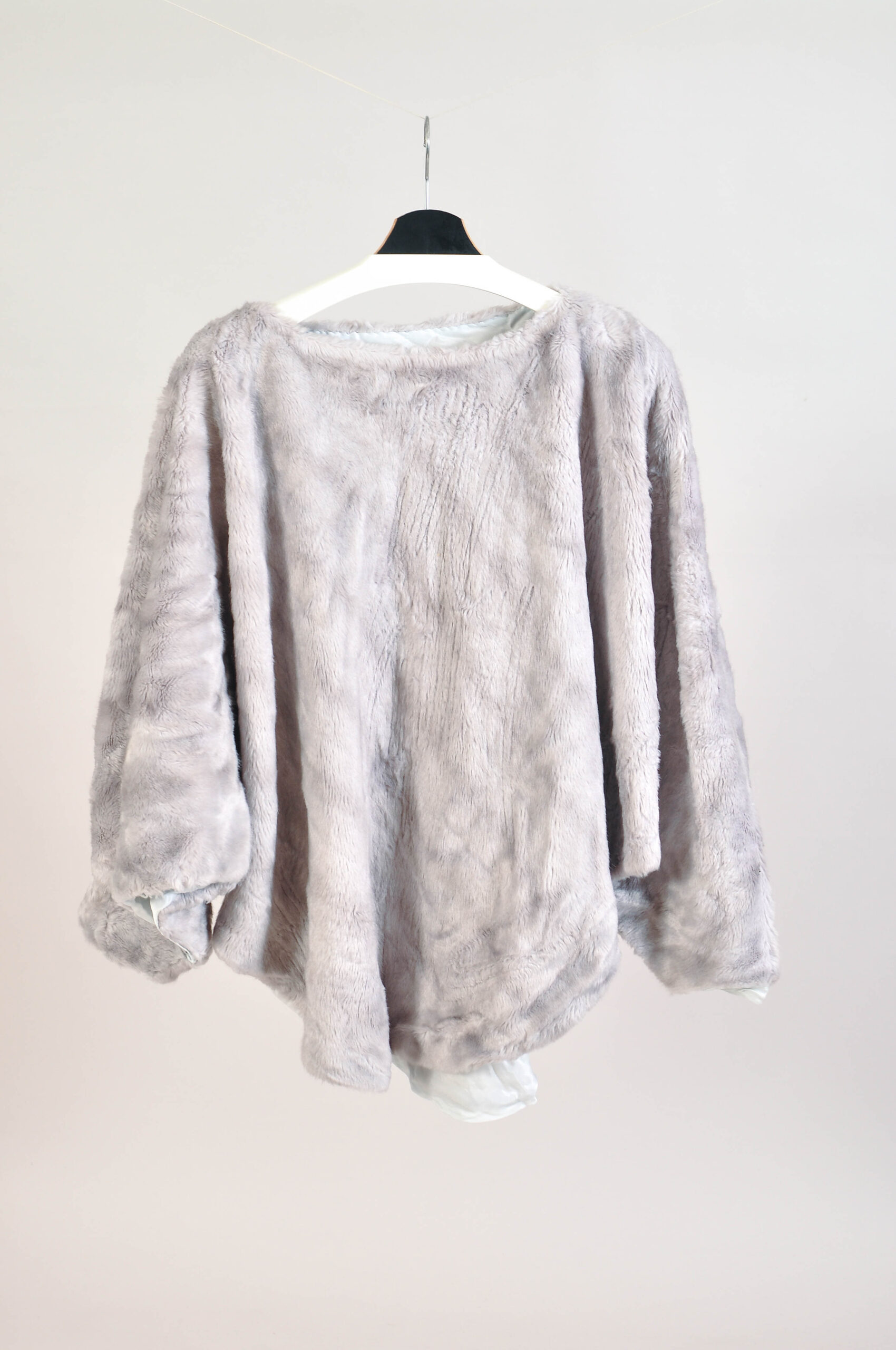 Vintage Y2K Faux Fur Poncho with Scarf – M/L - Image 3
