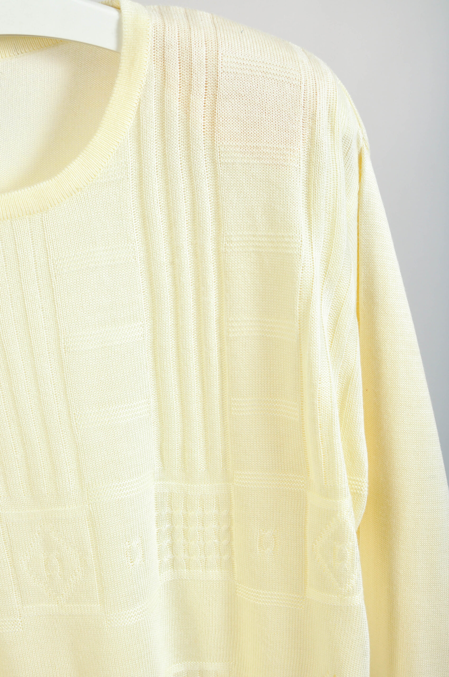 Vintage 80s Butter Yellow Jumper with Shoulder Pads – L/XL - Image 3