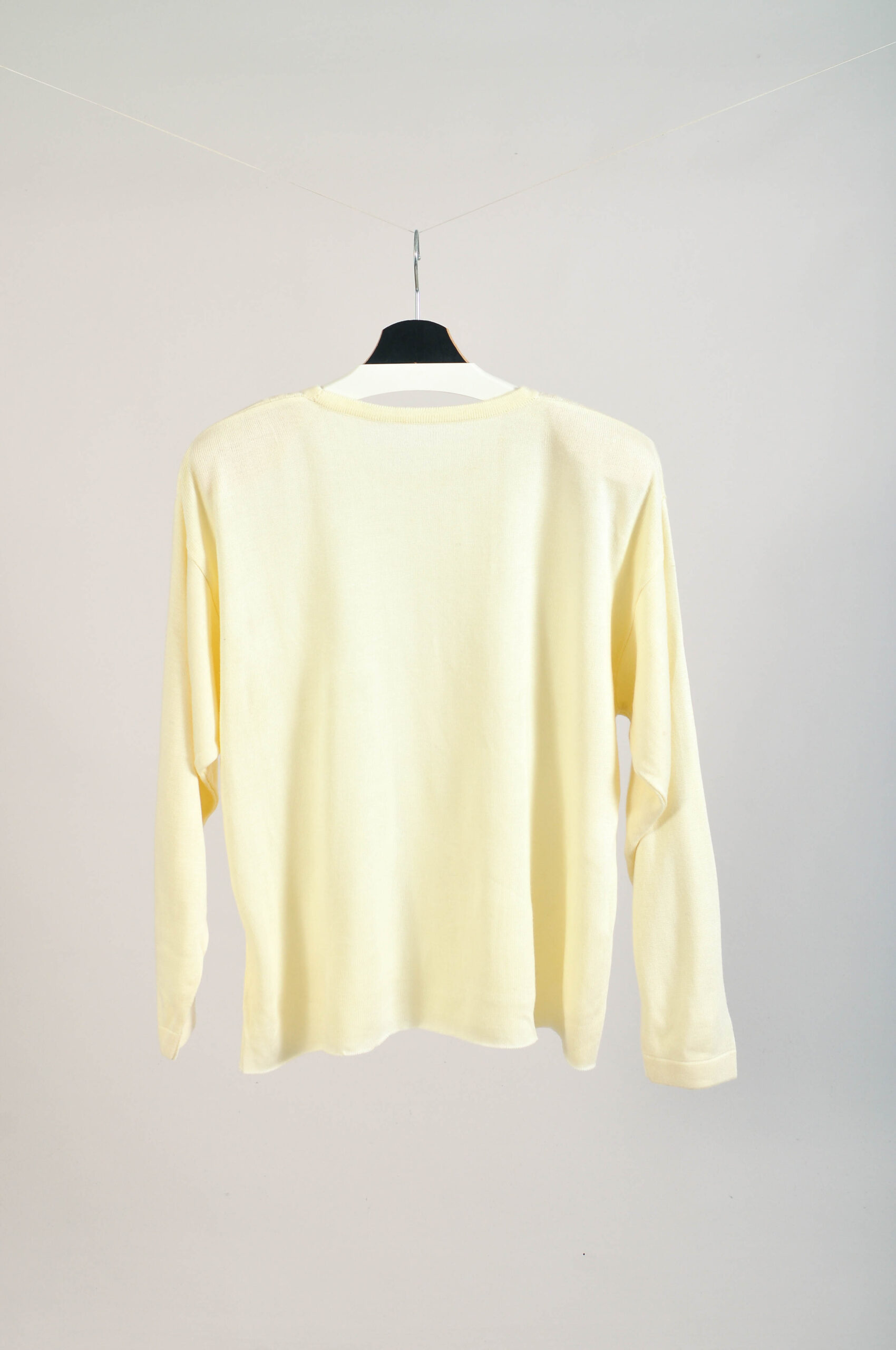Vintage 80s Butter Yellow Jumper with Shoulder Pads – L/XL - Image 4