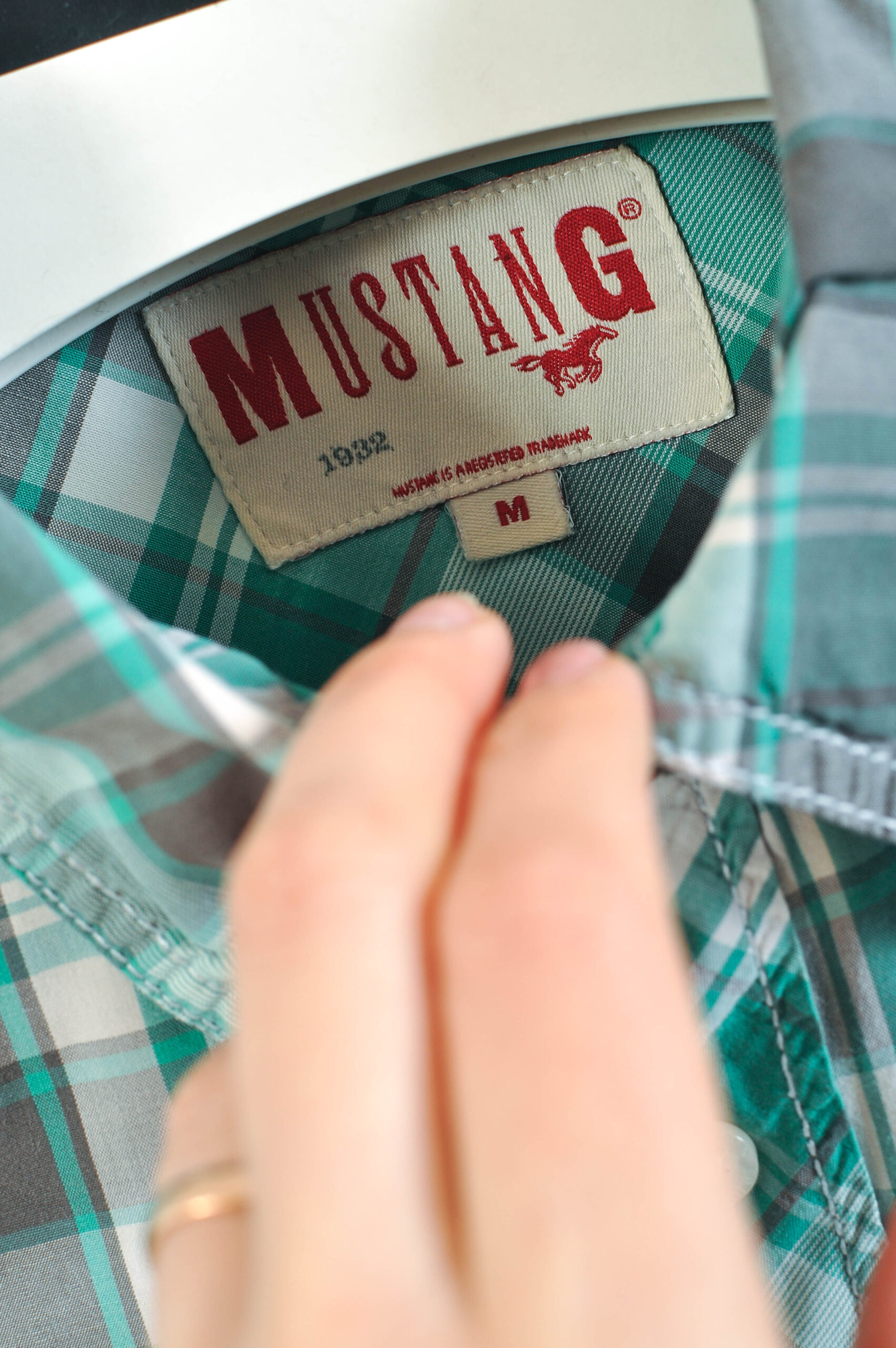 Vintage Y2K Checkered Mustang Shirt – M - Image 4