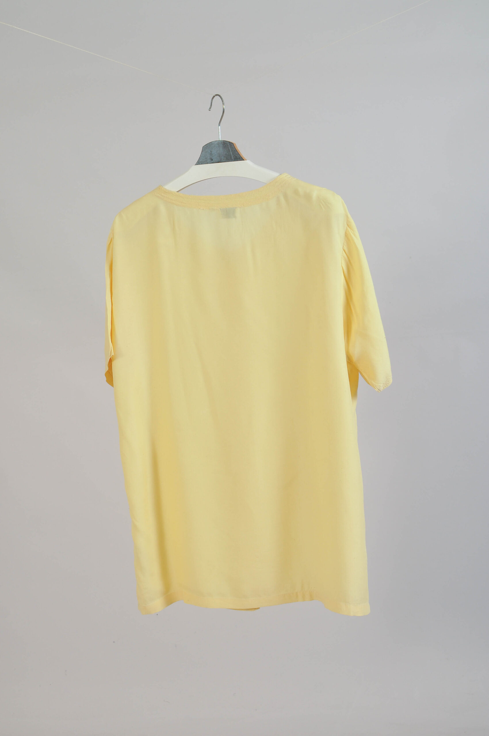 Vintage 90s Oversized Butter Yellow Blouse - 40 - Image 4